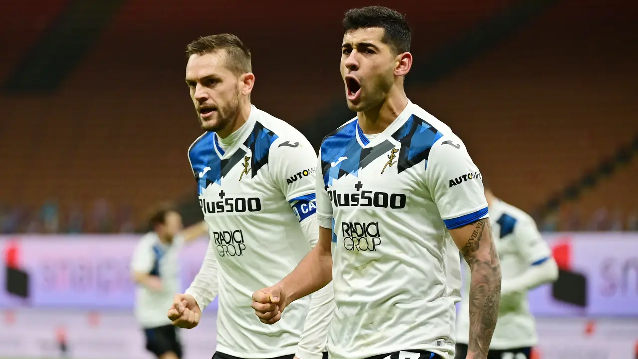 Foto Liga Italia: Sang Pemuncak Klasemen AC Milan Dipermalukan Atalanta 3 Gol Tanpa Balas