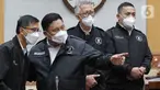 Kepala BNN RI Petrus Reinhard Golose (kedua kiri) saat akan mengikuti rapat kerja dengan Komisi III DPR di Kompleks Parlemen, Jakarta, Kamis (20/1/2022). Raker membahas evaluasi kinerja pencegahan dan pemberantasan narkotika tahun 2021 dengan Pagu anggaran Rp1,6 triliun. (Liputan6 com/Angga Yuniar)