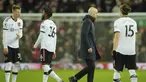 Rentetan hasil positif Manchester United di bawah manajer Erik ten Hag akhirnya terputus dengan kekalahan telak 0-7 dari Liverpool pada laga lanjutan Liga Inggris 2022/2023, Minggu (5/3/2023) di Anfield Stadium. Tak puas dengan penampilan anak buahnya, juru taktik asal Belanda itu pun sempat melontarkan 3 ancaman kepada para pemainnya di ruang ganti usai laga tersebut. Apa saja isi ancaman tersebut? Simak urainnya berikut ini. (AP Photo/Jon Super)
