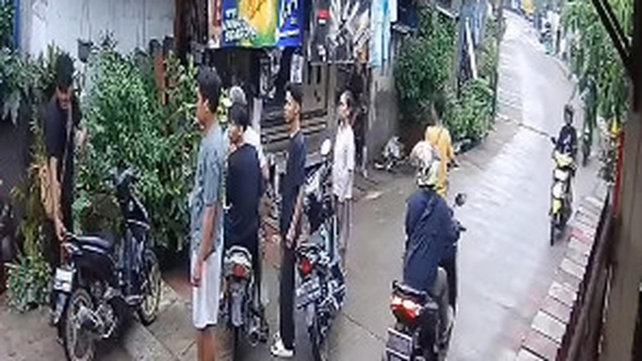 Debt Collector Berhentikan Paksa Pemotor di Kalideres, Sengaja Tabrak Korban Hingga Jatuh ke Got lalu Kabur