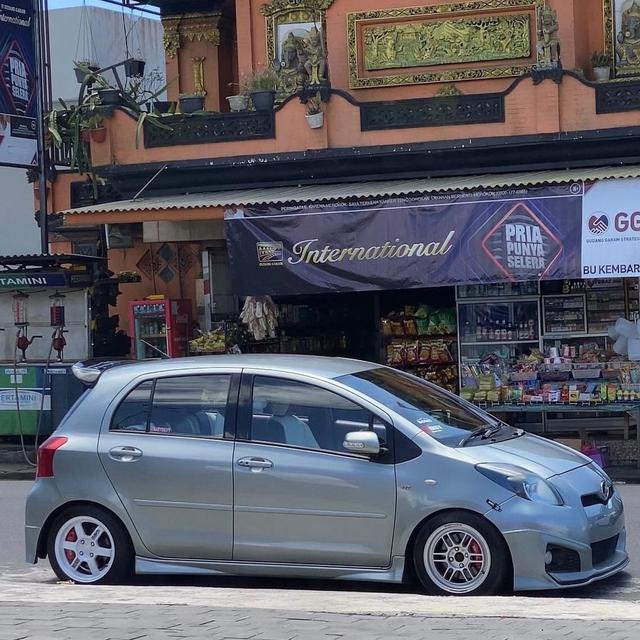 12 Potret Modifikasi Toyota Yaris Bakpau, Hatchback Mungil yang Bisa Diajak Ngeceng