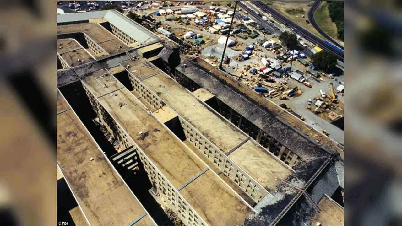 Gedung Pentagon Pasca Serangan 9/11. (FBI).