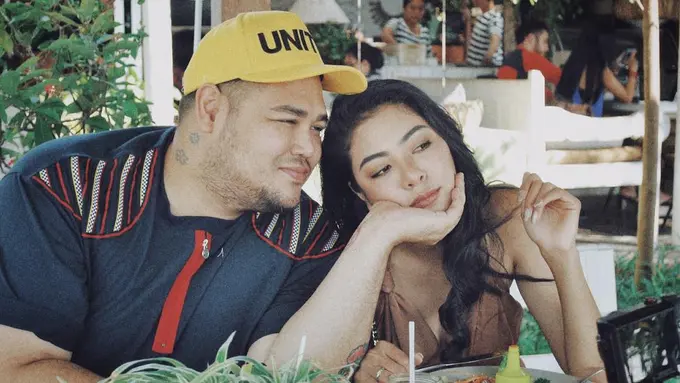 [Bintang] Ivan Gunawan dan Faye Malisorn