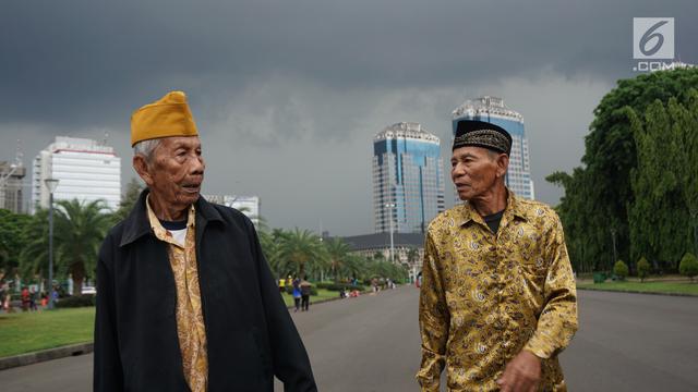PHOTO: Mimpi Dua Veteran Kembali ke Jakarta Terwujud di Hari Pahlawan