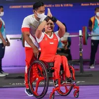 Indonesia patut berbangga hati, Ni Nengah Widiasih, Atlet para-angkat besi berhasil meraih dua medali emas dan pecahkan rekor baru di ASEAN Para Games 2022. (Instagram/widia_angel).