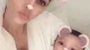 Sebelumnya, Kim Kardashian merilis debut selfienya bersama dengan Chicago West di akun Instagramnya. (instagram/kimkardashian)