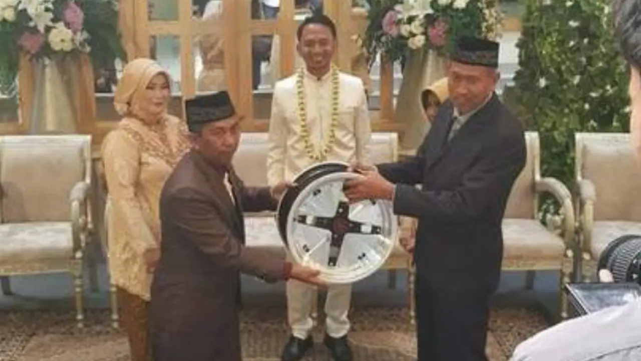 7 Potret Mahar Nikah Paling Kocak, Bikin Senyum yang Lihat