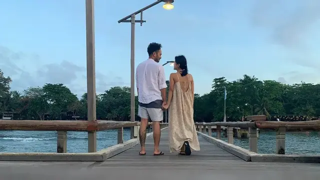 Sebulan Menikah, Ini 7 Momen Mesra Marthino Lio dan Delia Husein