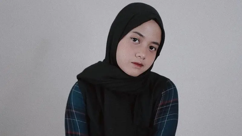 6 Potret Terbaru Hanin Dhiya Kini Tampil Berhijab, Bikin Pangling