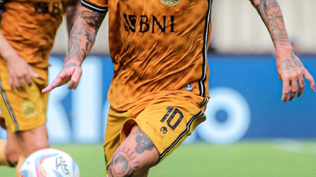FOTO: Meski Diperkuat Radja Nainggolan, Bhayangkara FC Hancur Dilumat PSS Sleman 1-4