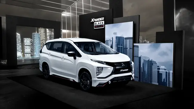 Xpander Black Edition dan Xpander Cross Rocksford Fosgate Black Edition