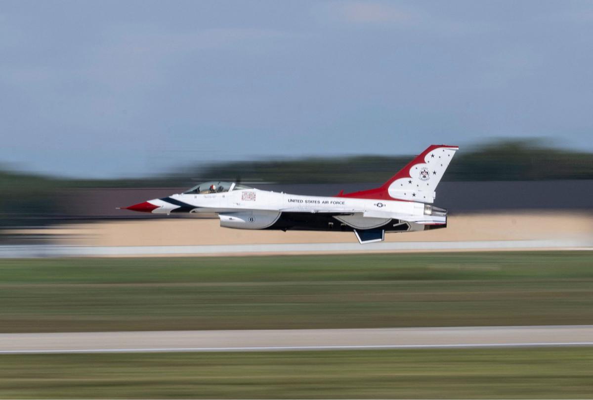 FOTO: Aksi Thunderbirds AU AS Hibur Penonton di Langit Maryland