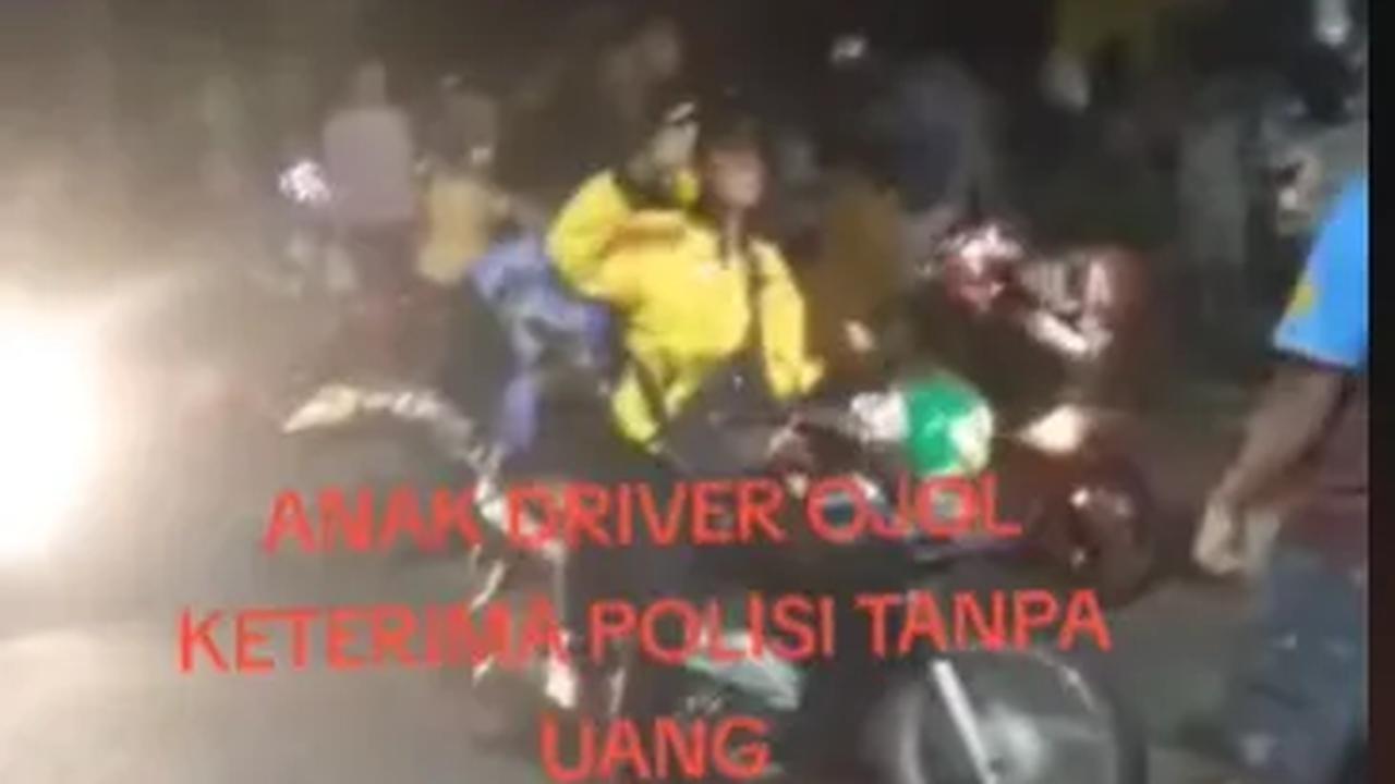 "Anak saya calon polisi, anak saya calon polisi,"
