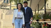 Krisdayanti terbang ke Jerman bersama sang suami, Raul Lemos. Salah satu agenda melawat Negeri Panser ternyata nonton konser Adele di Munich Messe. (Foto: Dok. Instagram @krisdayantilemos)