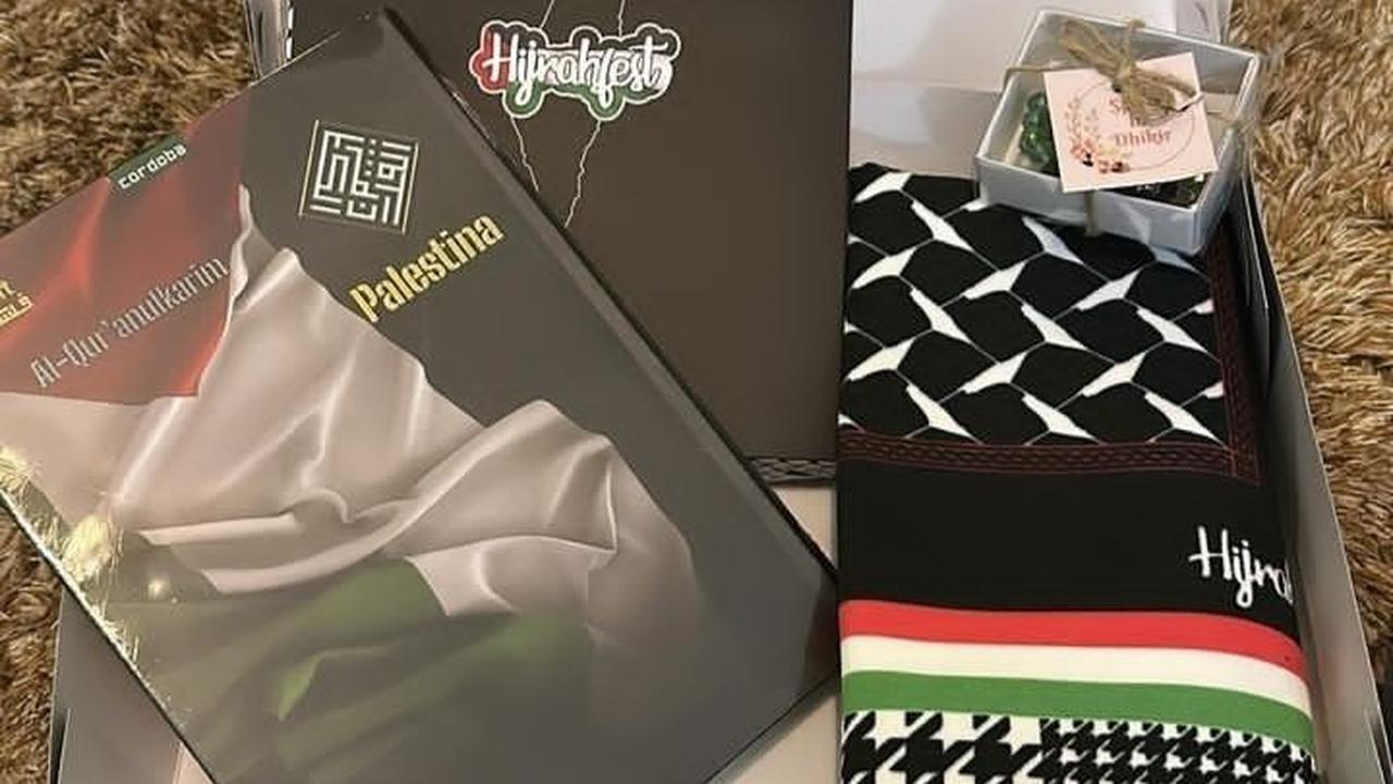 <b>2. Parcel Merchandise Serba Palestina ala Fenita Arie</b>