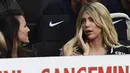 Namun, kepindahan bomber Argentina itu harus seizin sang istri yang juga merupakan agennya Wanda Nara. (AFP/Miguel Medina)