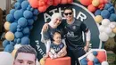 Beda dari yang lain, anak Citra Kirana dan Rezky Aditya jadi fans PSG saat masih diperkuat Messi. [Instagram.com/citraciki]