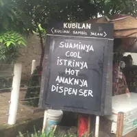 Mungkin memang tak seserius quote yang diberikan oleh Mario Teguh, tapi setidaknya quote dari tukang ojek pangkalan ini bisa menghiburmu. (Foto: Facebook)