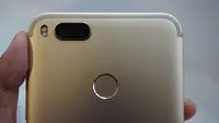 Kamera ganda dan fingerprint scanner pada Mi A1 (Liputan6.com/ Agustin Setyo W)