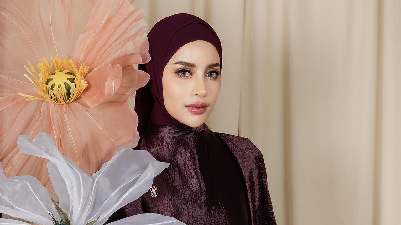 6 Gaya Elegan dan Berkelas Aghnia Punjabi yang Bisa Jadi Inspirasi Lebaran