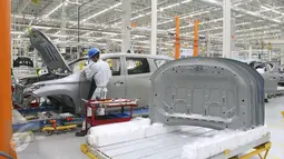 Pabrik dari PT Mitsubishi Motors Krama Yudha Indonesia (MMKI) ini memiliki nilai investasi  mencapai Rp7,5 triliun dan mampu menyerap 3.000 tenaga lokal, Cikarang, Bekasi, Jawa Barat, Selasa (25/4). (Liputan6.com/Angga Yuniar)