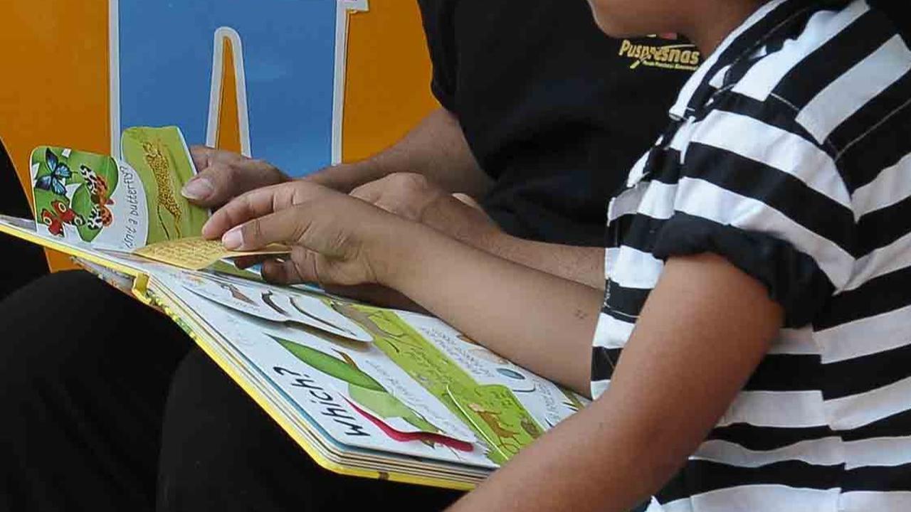 Hal itu juga dapat membantu mereka untuk meraih pengetahuan yang akan berguna dalam kehidupan sehari-hari.