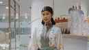 Ciri khas Artkea Bloom akan siluet klasik dan motif printing yang simetris dengan teknik placing beradu manis dengan desain khas Rama Dauhan yang identik bold dan unik, bergaya feminin sekaligus sporty dengan tambahan volume pada beberapa bagian. [ Foto: dok  Artkea Bloom]