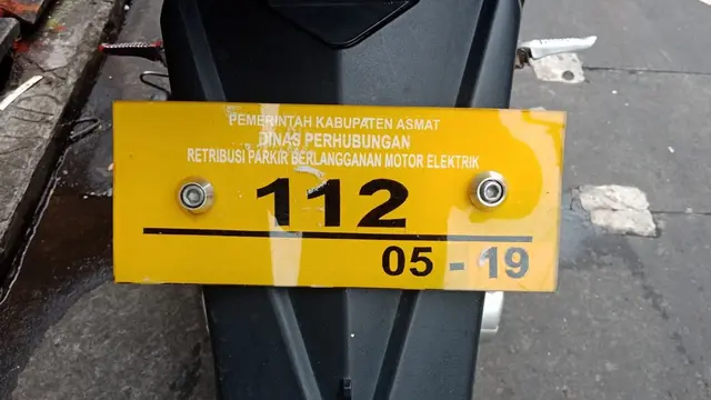 Warga di Kota Agats Kabupaten Asmat, Papua Selatan sudah menggunakan kendaraan listrik untuk bermobilitas. (Istimewa)