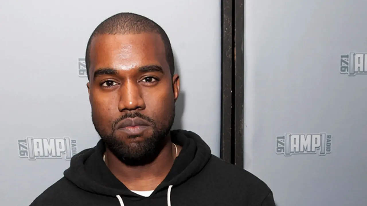 Kanye West Diminta Produser Buat Teknik Vokal Unik