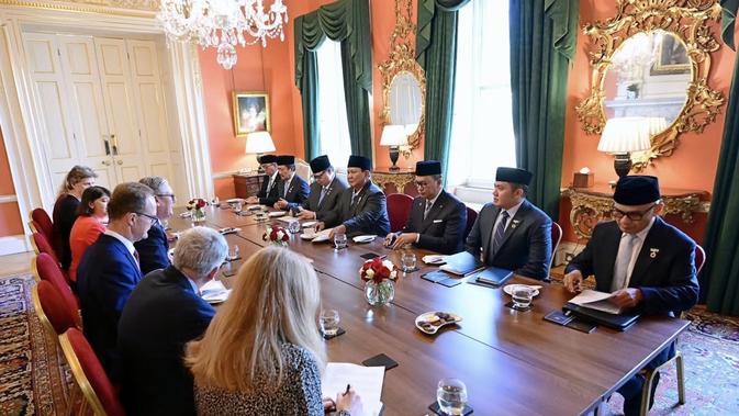 Seskab Teddy: Prabowo-PM Inggris Teken MoU Pembangunan Kapal Penangkap Ikan