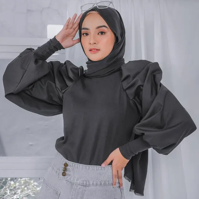 6 Potret Padu Padan Outfit Stylish Nabila Ishma Ala Cewek Kue, Mamba, dan Bumi