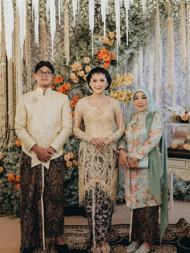 Tampilan Kembar Erina Gudono dan Sang Ibu Sofiatun Gudono dalam Balutan Kebaya, Wariskan Tampilan Ayu yang Khas
