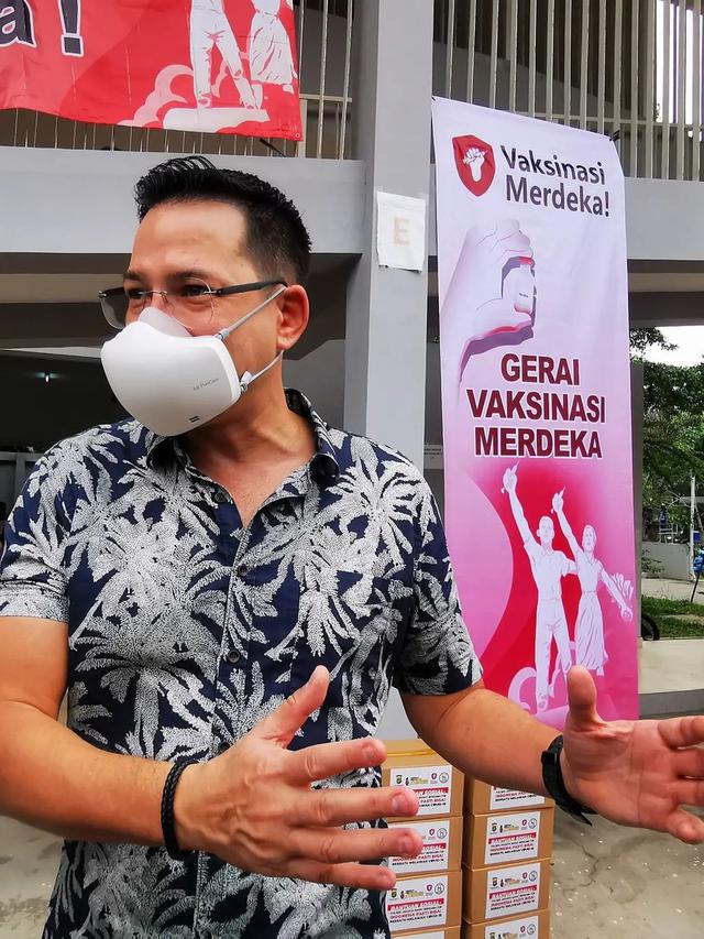 6 Potret Aksi Ari Wibowo Ajak Warga Untuk Vaksin Ini Curi Perhatian