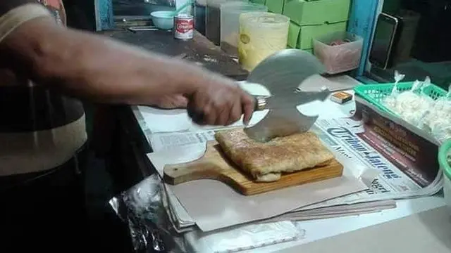 6 Cara Promosi Penjual Martabak Ini Unik, Bikin Ngakak