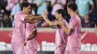 Pemain Inter Miami, Lionel Messi merayakan gol bersama rekan setimnya, Federico Redondo pada pertandingan MLS melawan New York Red Bulls, Minggu,&nbsp;20 Juli 2025, di Harrison, New Jersey. (AP Photo/Frank Franklin II)