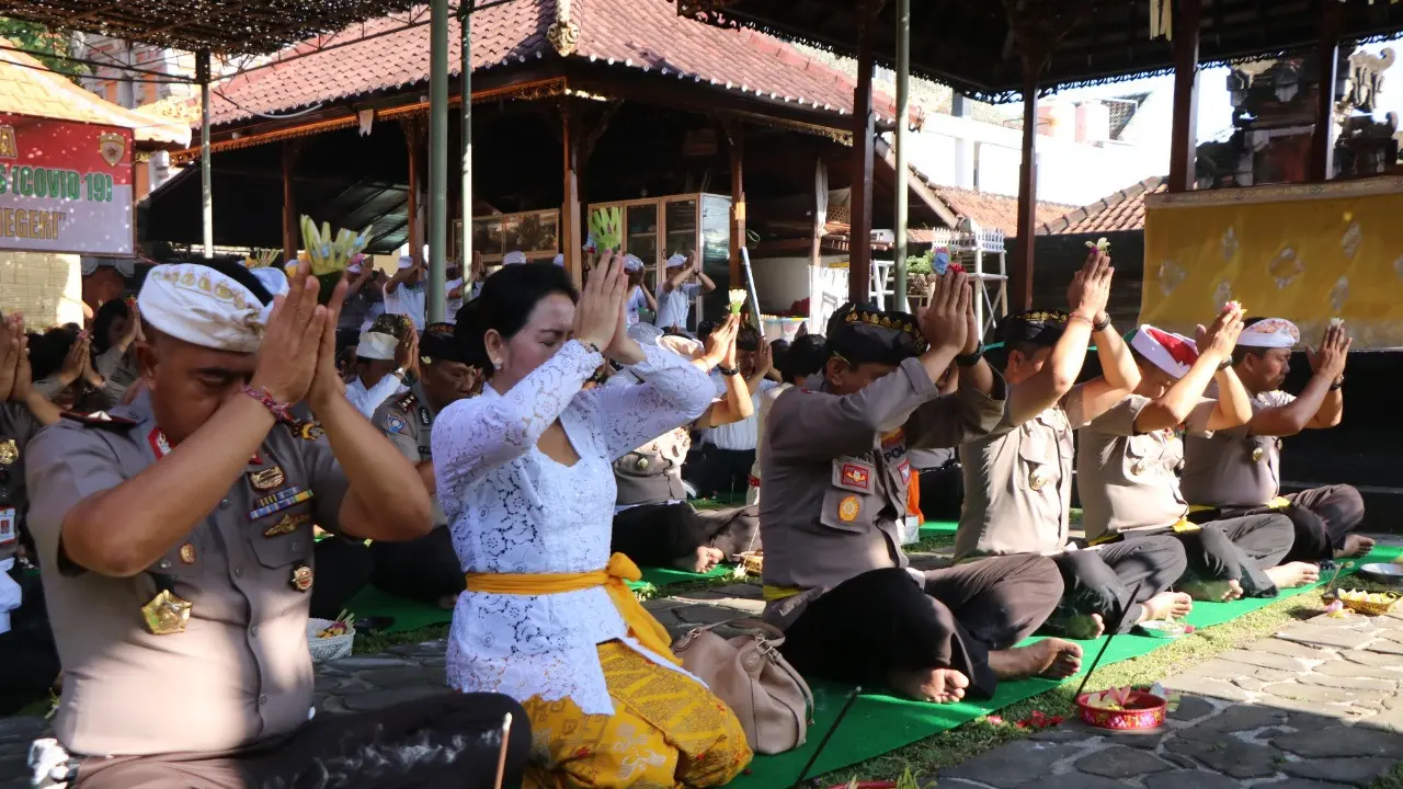 Polda Bali Gelar Doa Bersama Usir Covid-19