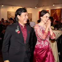 Pernikahan itu dihadiri oleh Ira Wibowo, ibu sambung Chika yang sudah lama cerai dengan Katon. [@irabw]