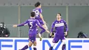 Pemain Fiorentina Alvaro Odriozola (tengah) melakukan selebrasi usai mencetak gol ke gawang Genoa pada pertandingan Liga Italia di Stadion Artemio Franchi, Firenze, Italia, 17 Januari 2022. Fiorentina menang 6-0. (Tano Pecoraro/LaPresse via AP)