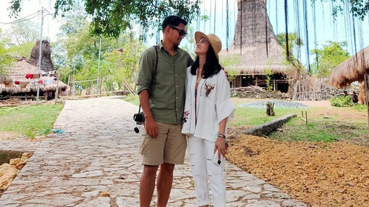 Gaya 10 Selebriti saat Liburan di Sumba, Dari Berkuda Hingga Melamar