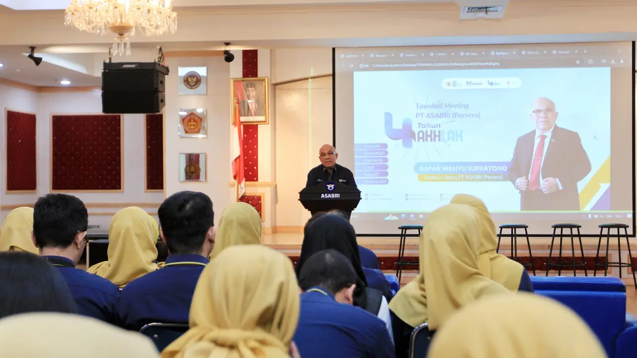 Direktur Utama ASABRI, Wahyu Suparyono, menekankan pentingnya menerapkan AKHLAK dalam setiap aspek pekerjaan