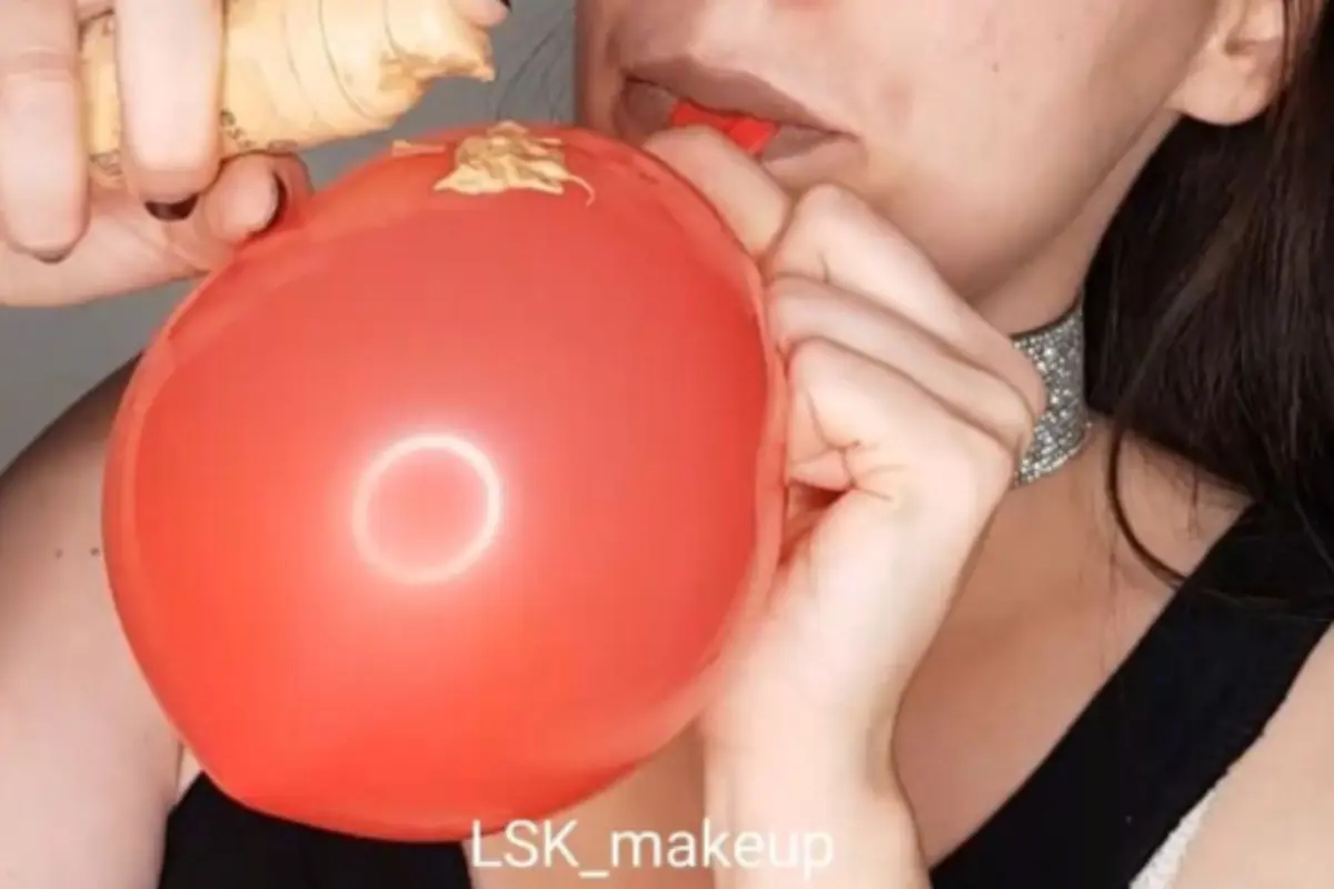 Ratakan Alas Bedak Bukan Pakai Kuas atau Beauty Blender, Tapi..