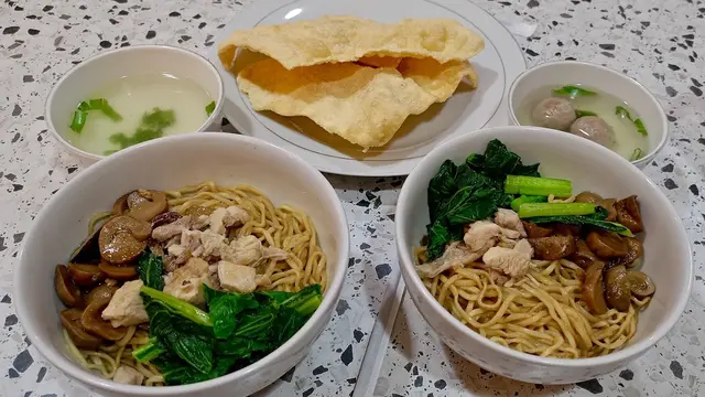 Rekomendasi Tempat Makan Dekat Masjid Istiqlal Jakarta