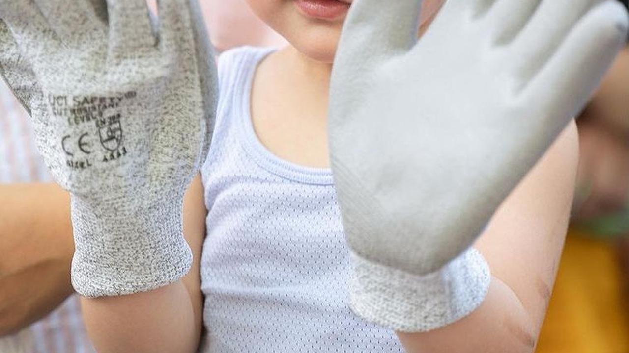 Potret Tingkah Lucu Rayyanza 'Cipung' yang Bikin Gemas, Ikut Potong Hewan Kurban hingga Panjat Tiang