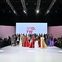 IFW 2023 ditutup dengan koleksi dari sederet desainer legendaris yang eksplorasi sulam karawo (IFW)