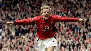 5 Gol Spektakuler dari Tengah Lapangan di Liga Inggris, Pemain MU Mendominasi