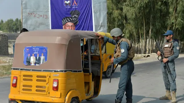 Penjagaan menjelang pemilihan presiden Afghanistan di tengah ancaman Taliban. (AFP/ Noorullah Shirzada)