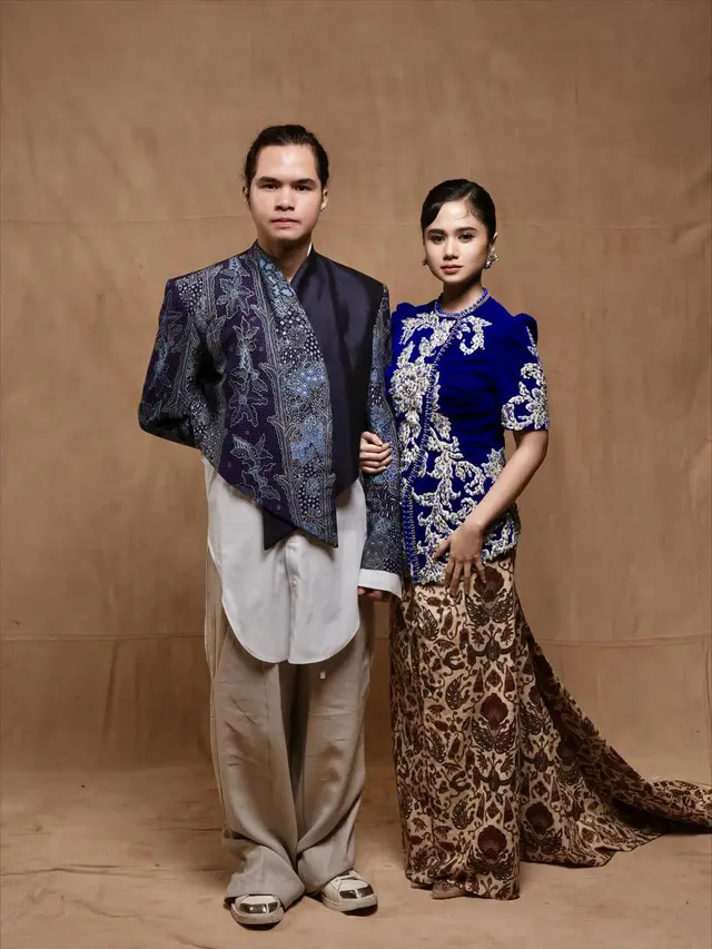 Potret Tissa Biani Pakai Kebaya Modern Siluet Encim Bordir, Kompak Bareng Dul Jaelani