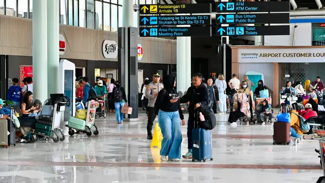 Sempat ditutup imbas erupsi Gunung Anak Krakatau, operasional penerbangan di Bandara Soekarno-Hatta mulai pulih bertahap dan melayani ratusan penerbangan harian. (Dok Kemenhub)