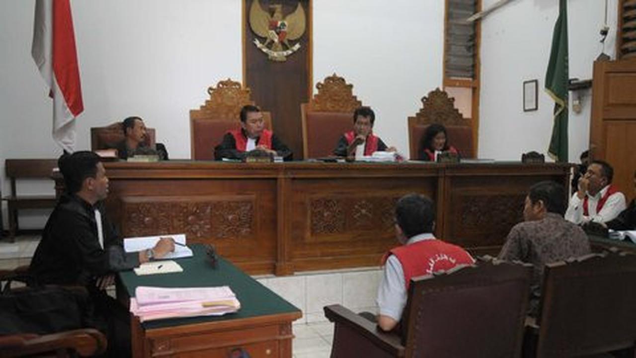 Jaksa bacakan tuntutan di sidang admin TrioMacan2000