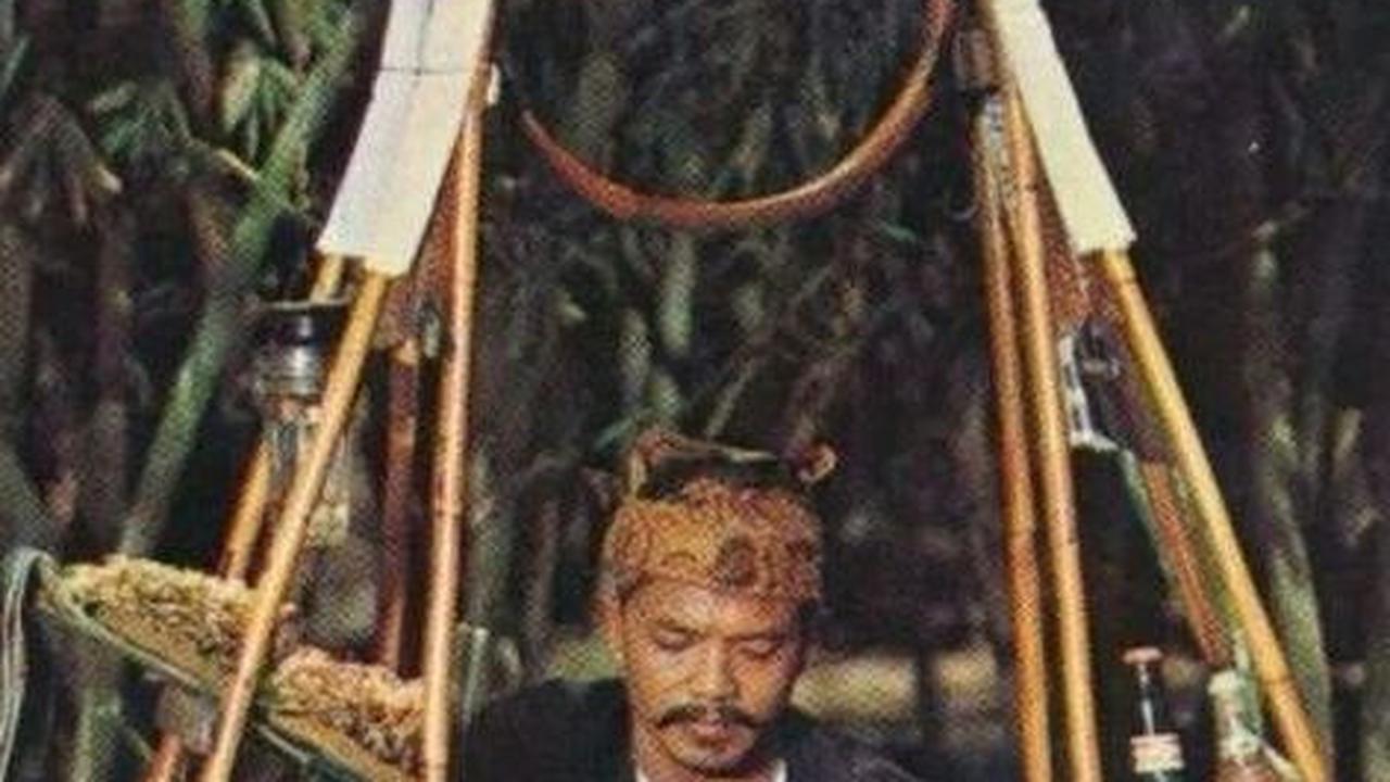 Meskipun banyak kemiripan, ternyata bahasa yang digunakan warga Desa ini berbeda dari Bahasa Madura asli